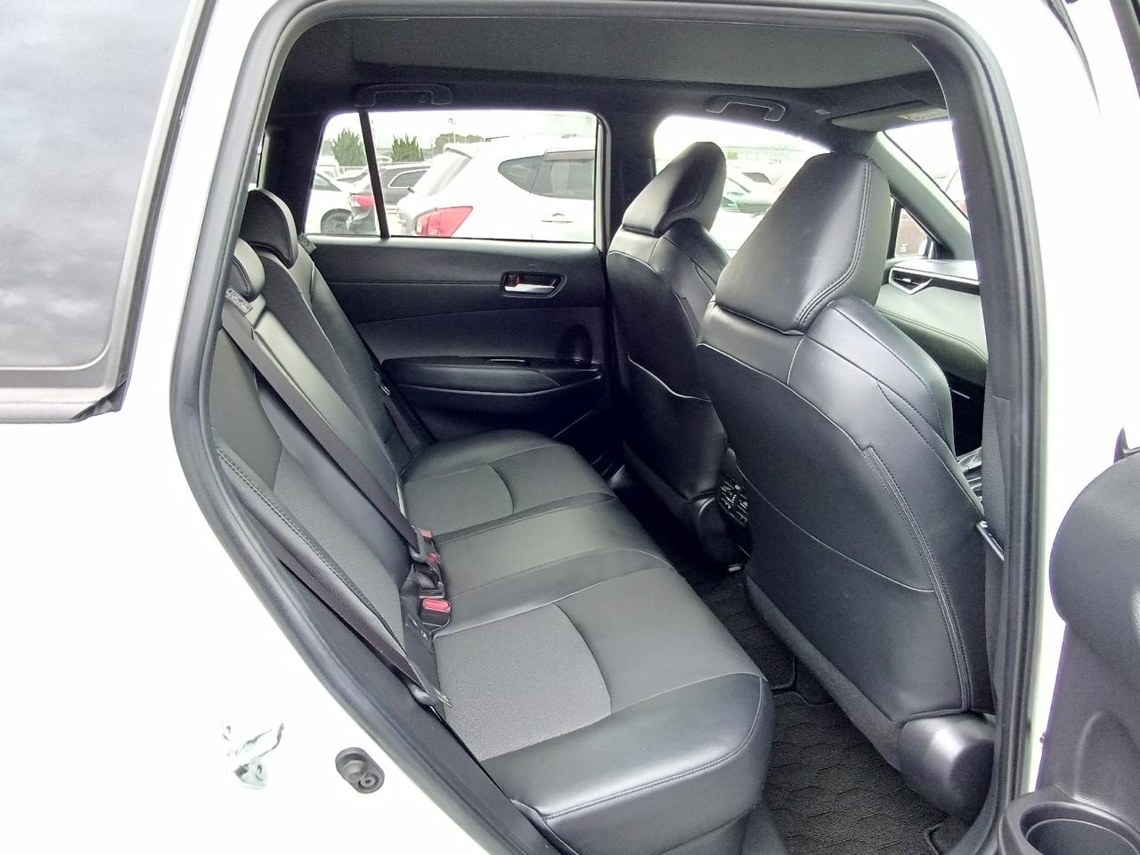 TOYOTA COROLLA CROSS Z LEATHER 2023 MODEL PEARL COLOR