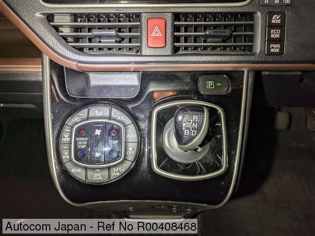 TOYOTA ESQUIRE GI HYBRID 2020 MODEL Blackish purple COLOR