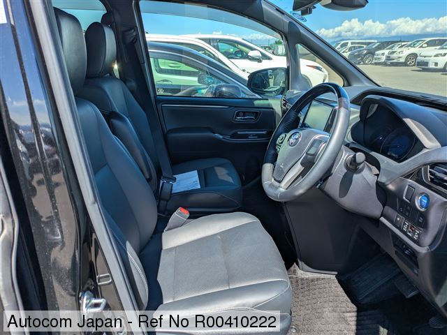TOYOTA ESQUIRE GI HYBRID 2020 MODEL BLACK COLOR