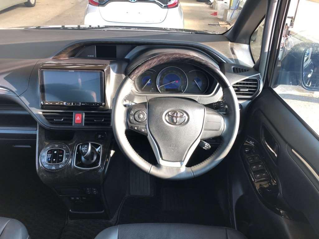 TOYOTA ESQUIRE GI HYBRID 2020 MODEL BLACK COLOR