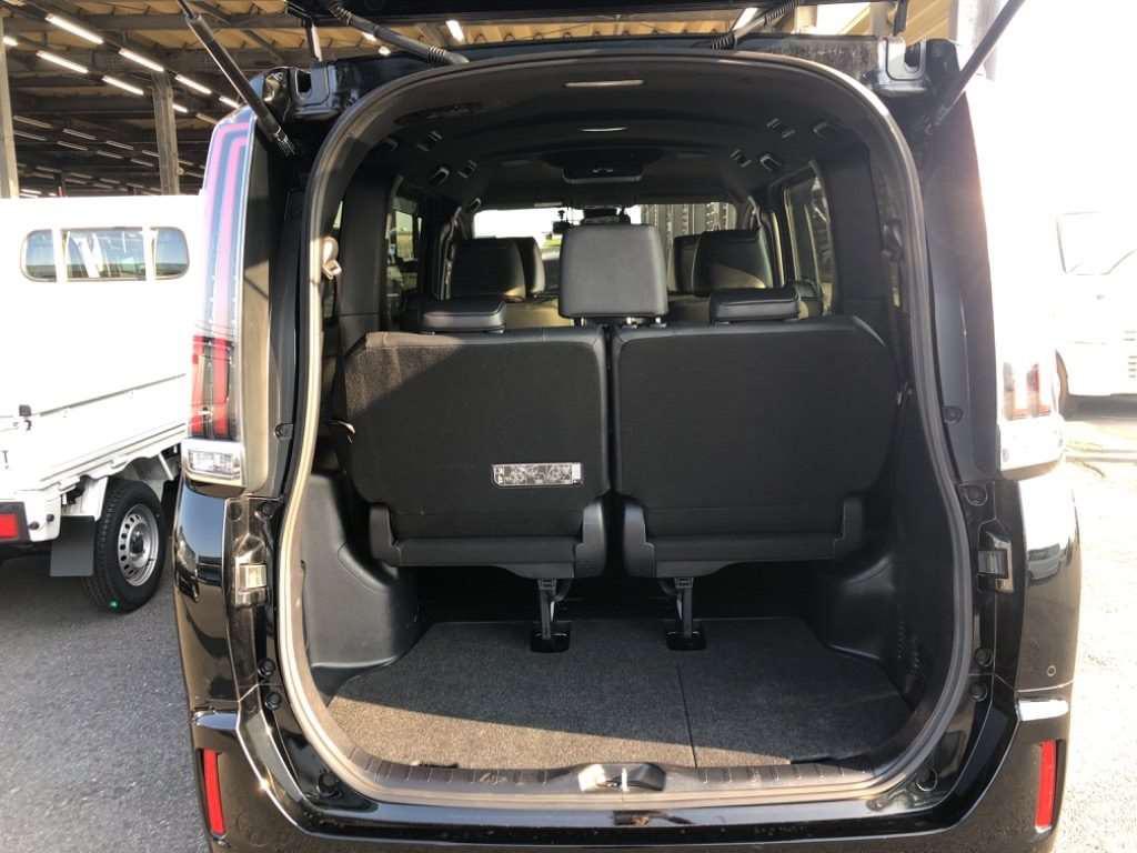 TOYOTA ESQUIRE GI HYBRID 2020 MODEL BLACK COLOR