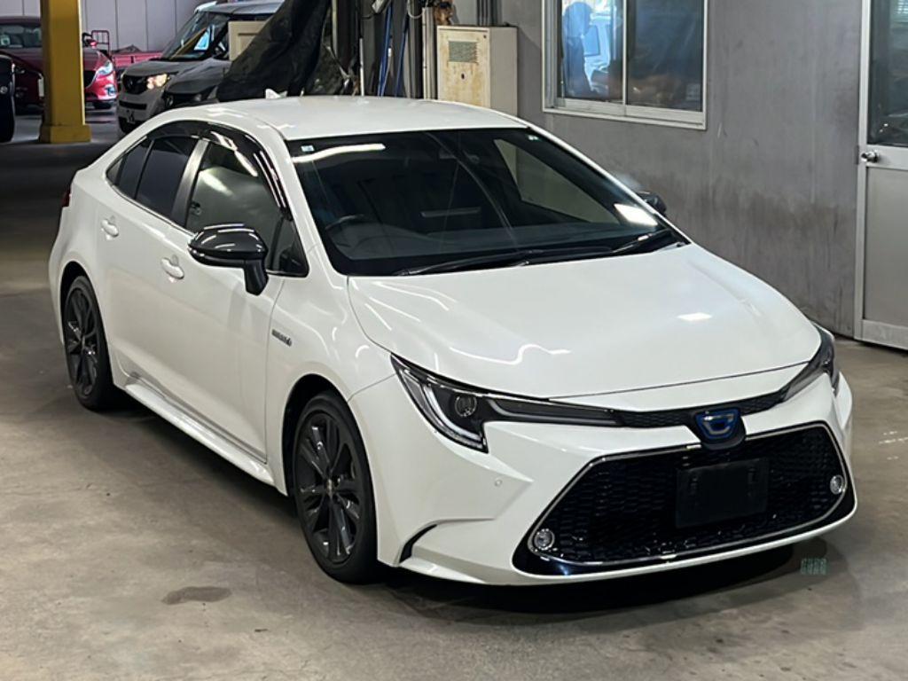 TOYOTA COROLLA WXB HYBRID 2020 MODEL PEARL COLOR