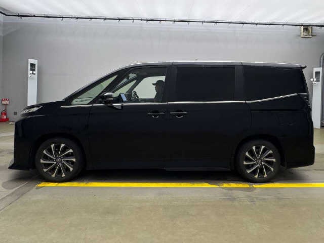 TOYOTA VOXY S-Z HYBRID 2022 MODEL BLACK COLOR