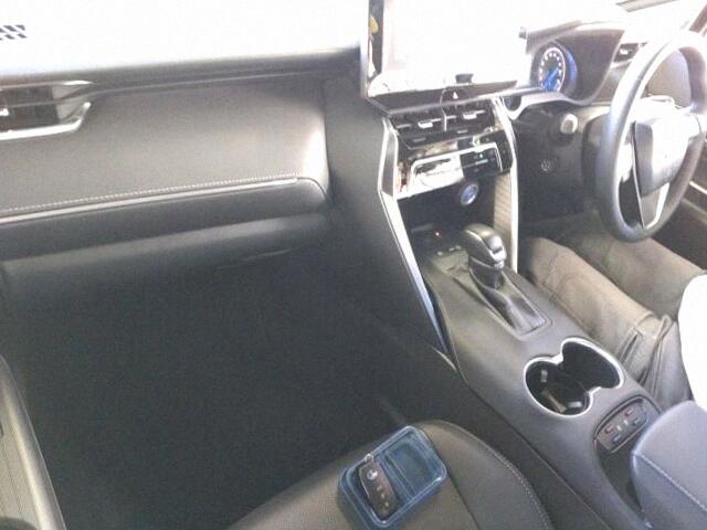 TOYOTA HARRIER Z LEATHER HYBRID 2021 MODEL PEARL COLOR