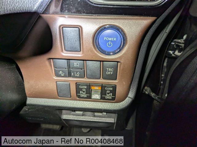 TOYOTA ESQUIRE GI HYBRID 2020 MODEL Blackish purple COLOR