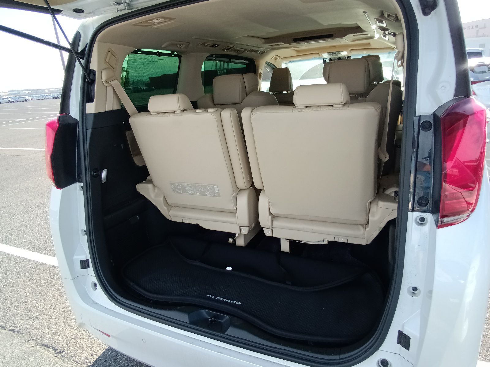 TOYOTA ALPHARD EXCUTIVE LOUNCH 2020 MODEL PEARL COLOR