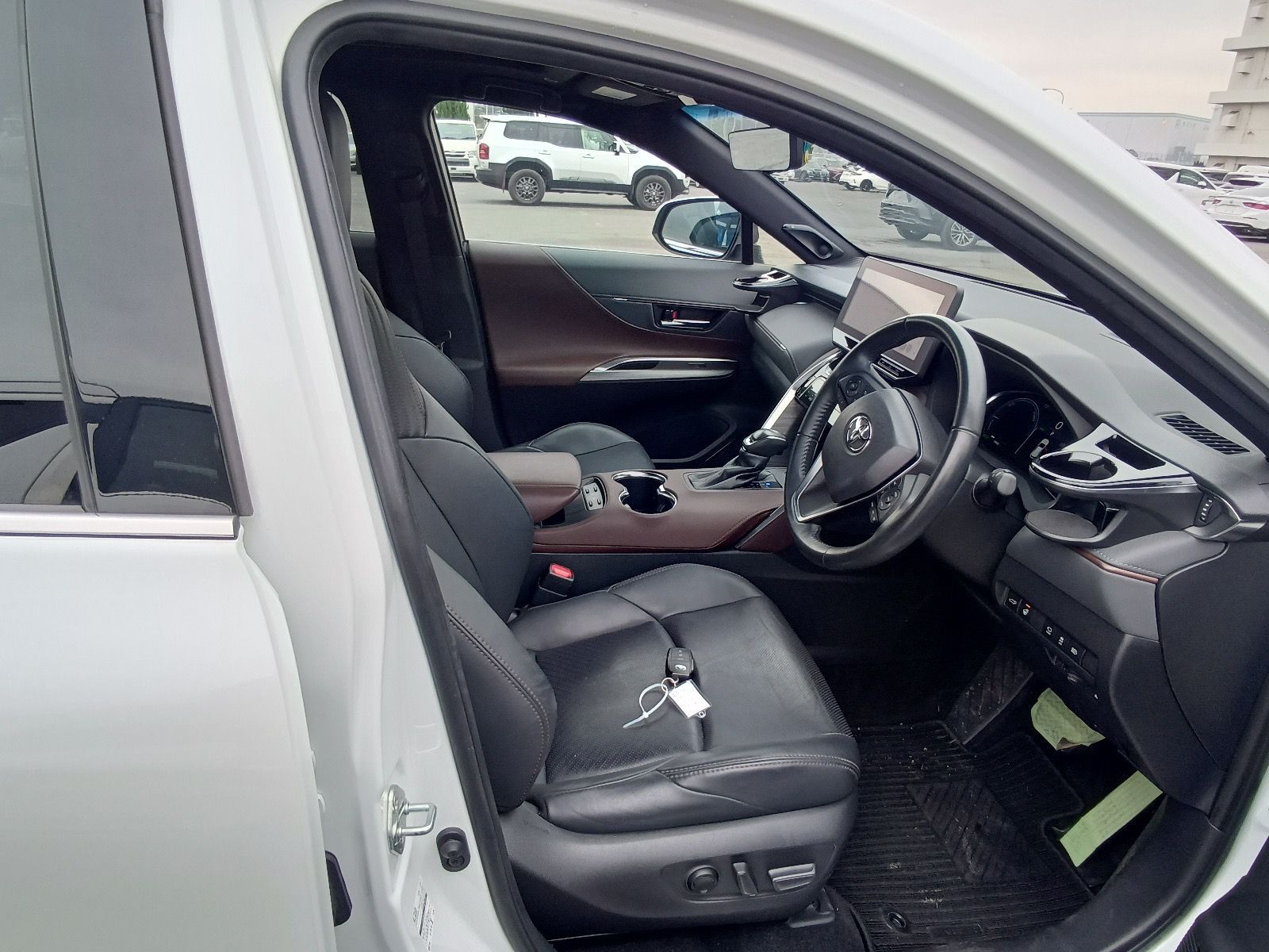 TOYOTA HARRIER HYBRID Z LEATHER 2023 MODEL PEARL COLOR