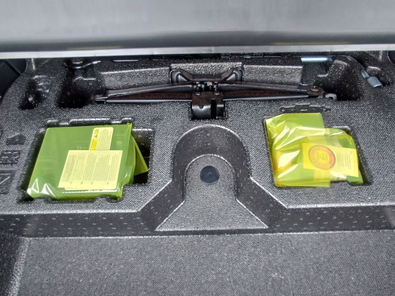 TOYOTA HARRIER HYBRID Z LEATHER 2023 MODEL PEARL COLOR