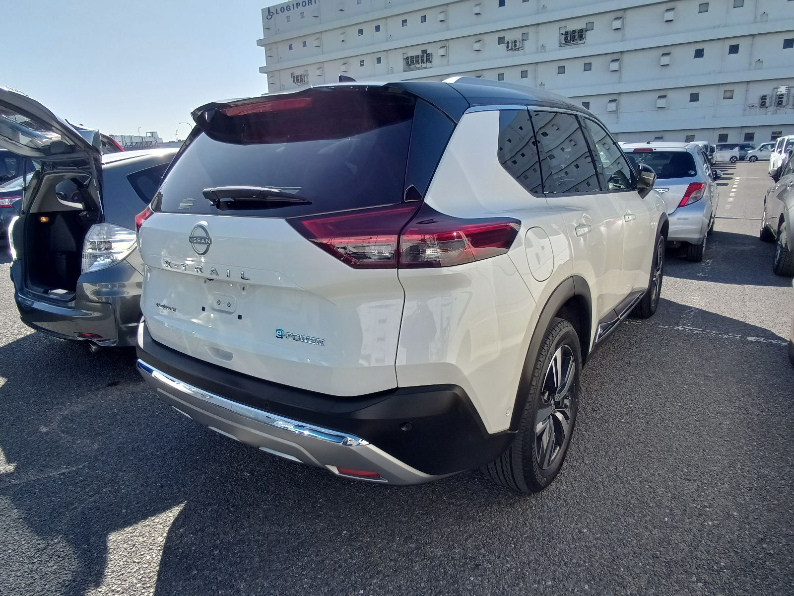 NISSAN X-TRAIL GE-4ORCE 2022 MODEL PEARL COLOR