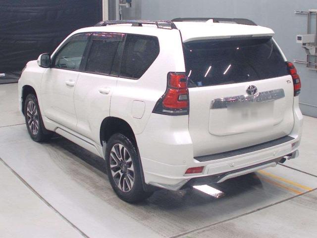 TOYOTA LAND CRUISER PRADO TXL 2022 MODEL PEARL COLOR