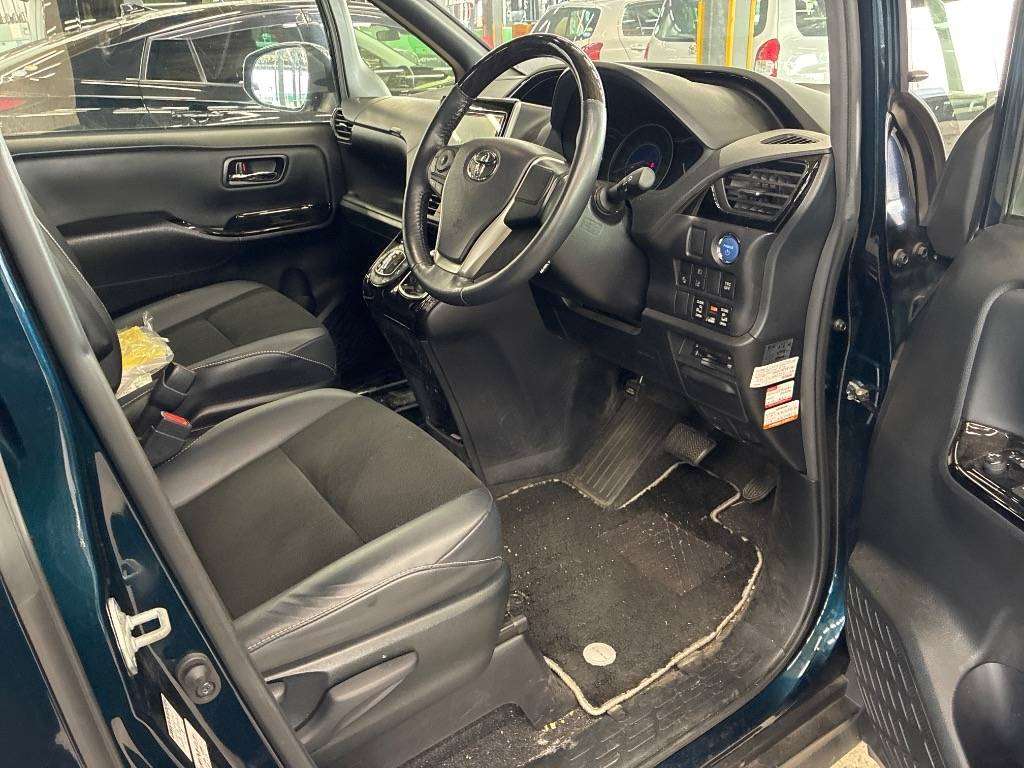 TOYOTA NOAH SI WXB HYBRID 2021 MODEL MICA BLUE COLOR