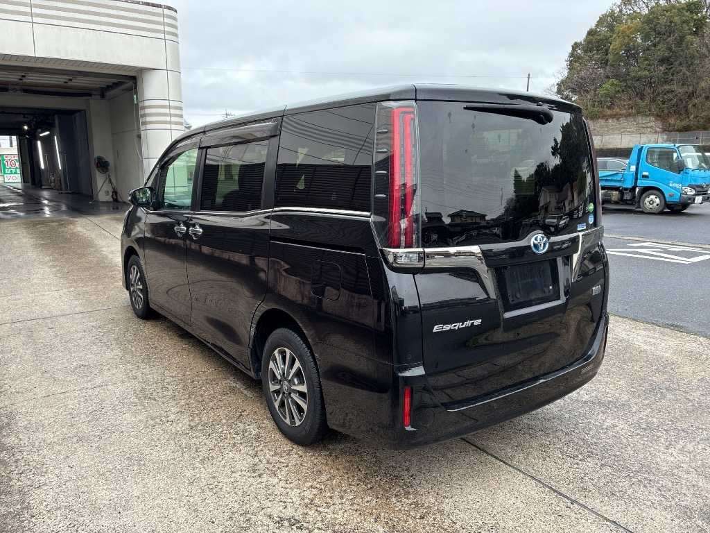 TOYOTA ESQUIRE GI PREMIUM HYBRID 2021 MODEL BLACK COLOR