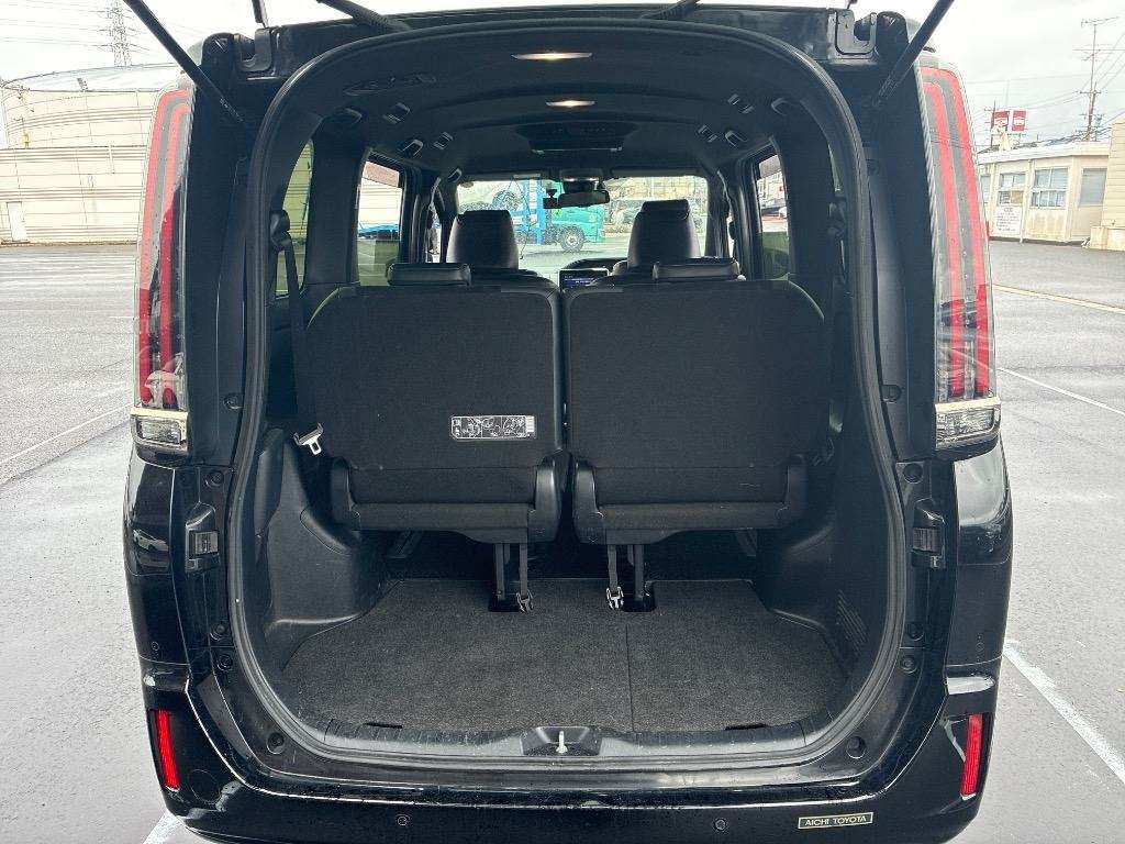 TOYOTA ESQUIRE GI PREMIUM HYBRID 2021 MODEL BLACK COLOR