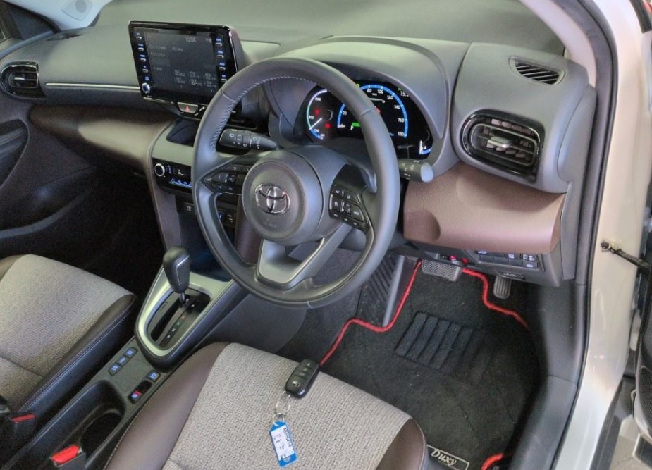 TOYOTA YARIS CROSS Z LEATHER 2021 MODEL PEARL DUAL TONE COLOR