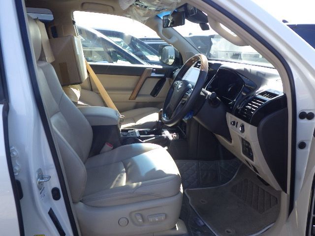 TOYOTA LAND CRUISER PRADO TX-L 2022 MODEL PEARL COLOR