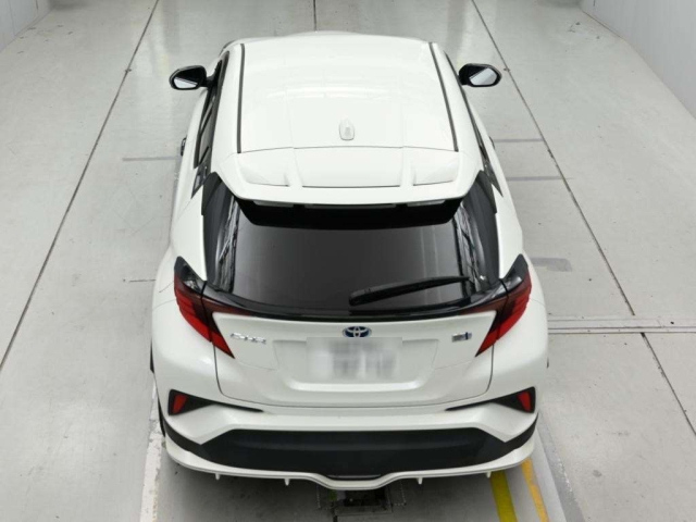 TOYOTA C-HR 2021 MODEL WHITE COLOR