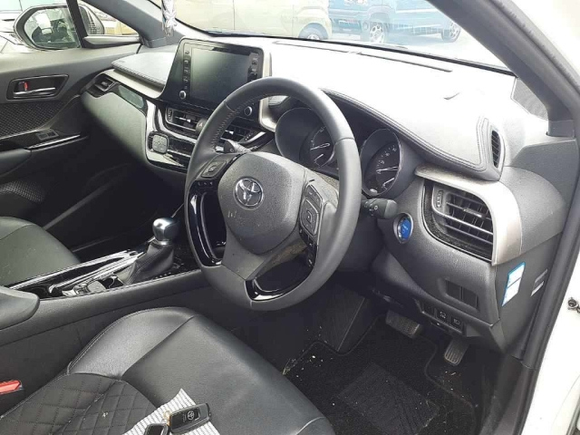 TOYOTA C-HR 2021 MODEL WHITE COLOR