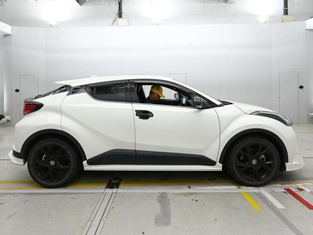 TOYOTA C-HR 2021 MODEL WHITE COLOR