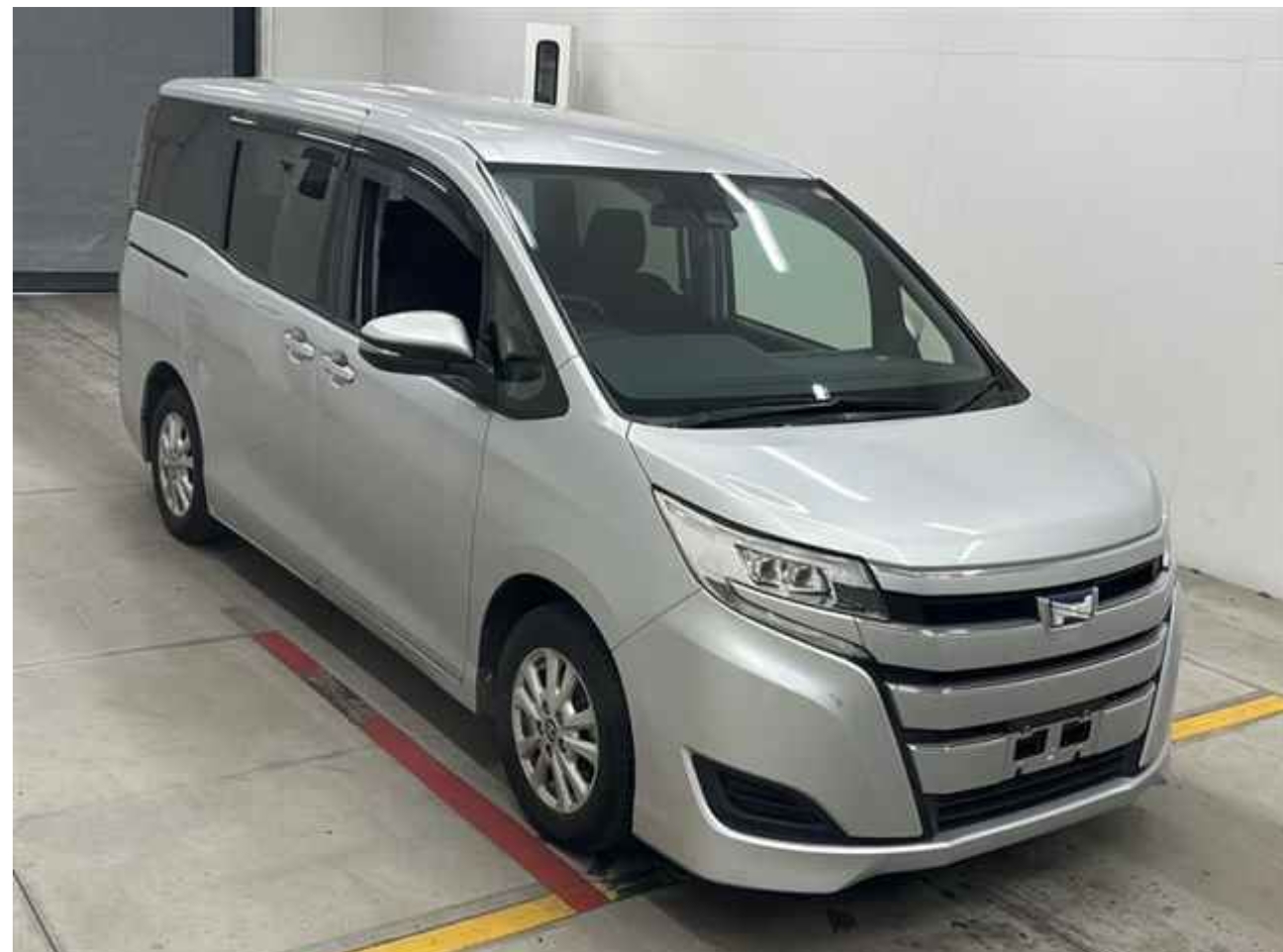 TOYOTA NOAH HYBRID X 2021 MODEL SILVER COLOR