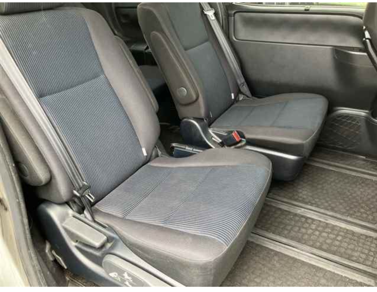 TOYOTA NOAH HYBRID X 2021 MODEL SILVER COLOR