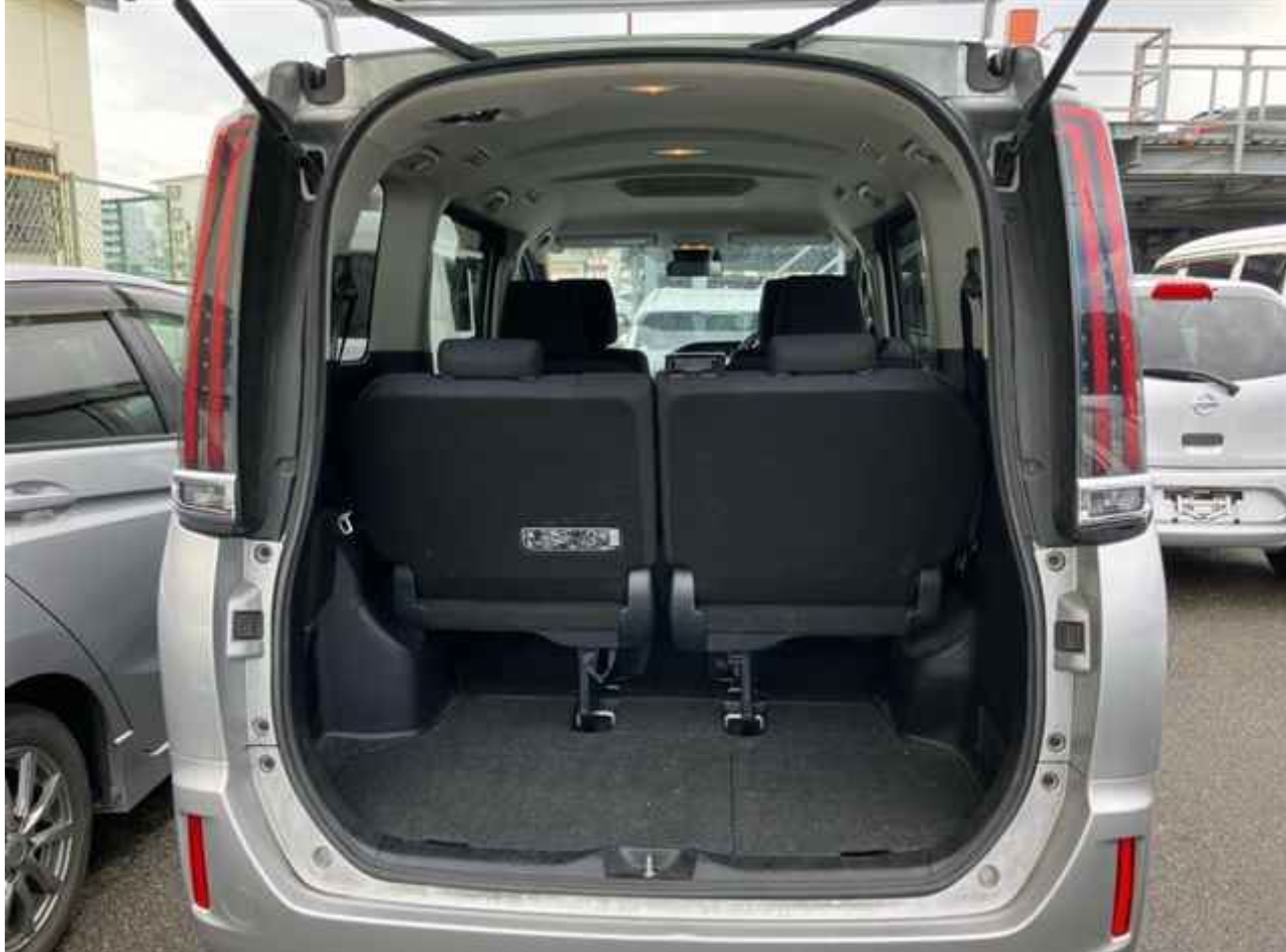 TOYOTA NOAH HYBRID X 2021 MODEL SILVER COLOR