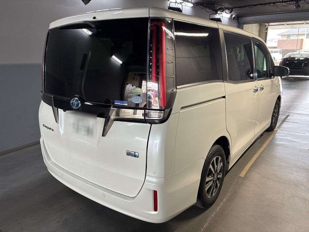 TOYOTA ESQUIRE GI PREMIUM 2020 MODEL PEARL COLOR