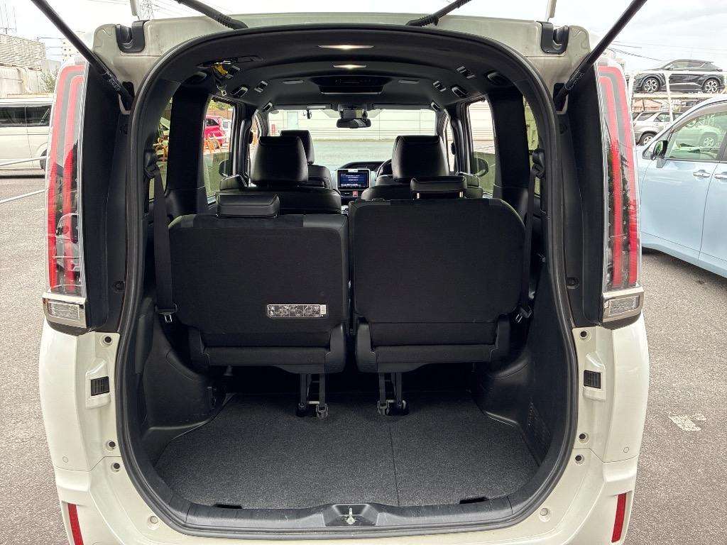 TOYOTA ESQUIRE GI PREMIUM 2020 MODEL PEARL COLOR