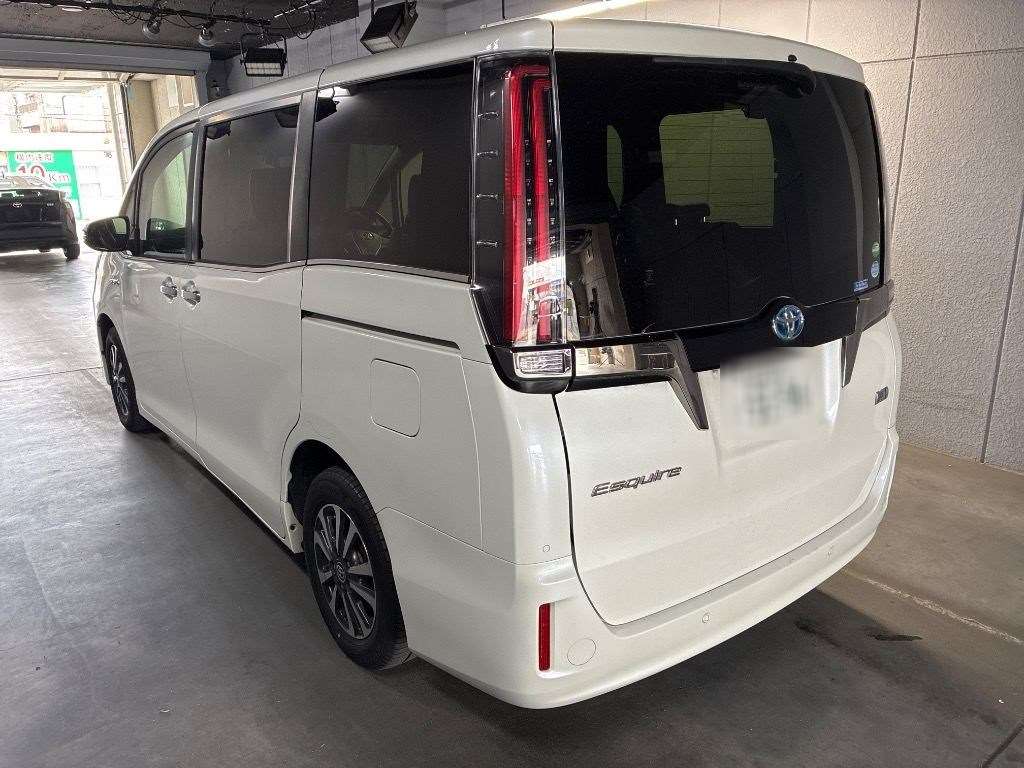 TOYOTA ESQUIRE GI PREMIUM 2020 MODEL PEARL COLOR