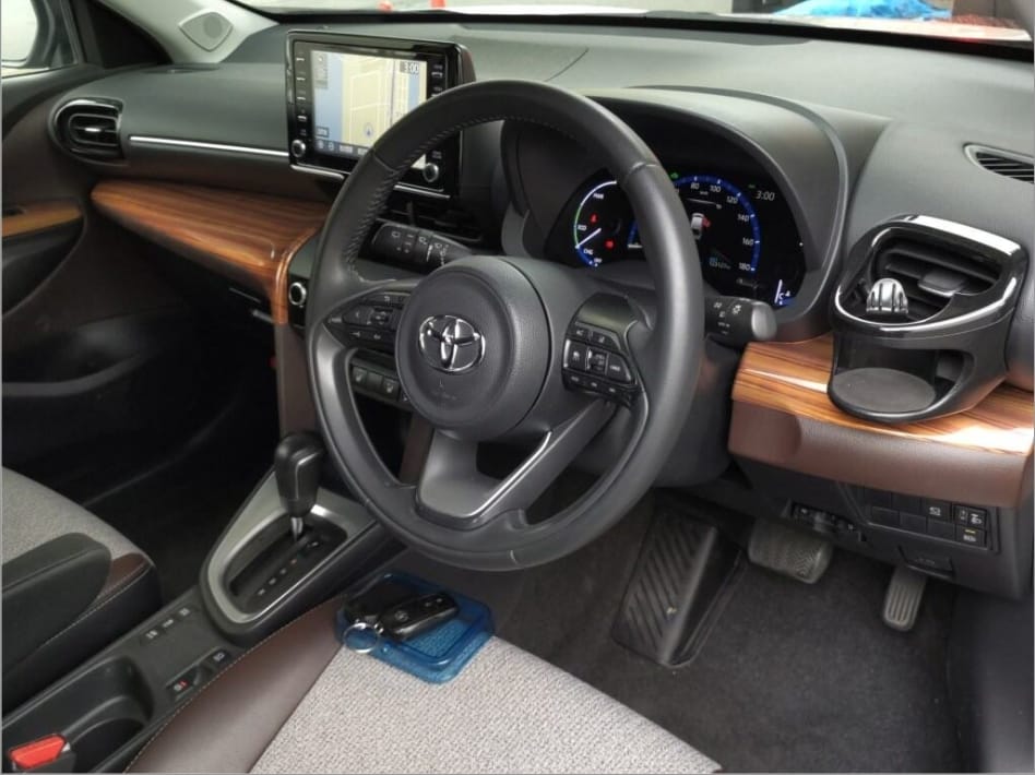 TOYOTA YARIS CROSS Z LEATHER 2021 MODEL SILVER