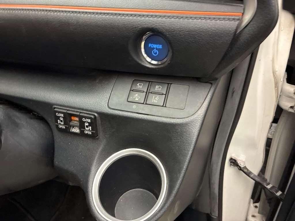 TOYOTA SIENTA HYBRID G QUERO 2021 MODEL PEARL COLOR