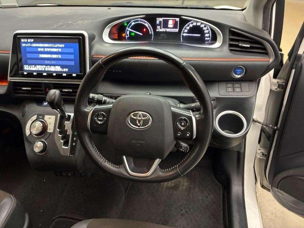 TOYOTA SIENTA HYBRID G QUERO 2021 MODEL PEARL COLOR