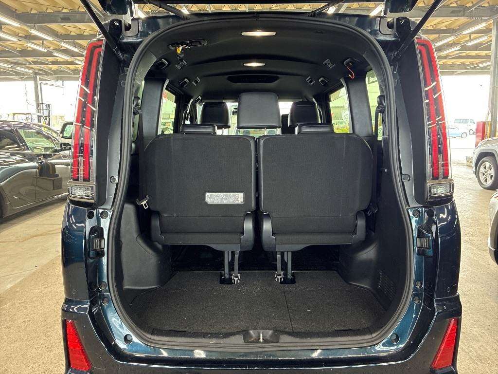 TOYOTA NOAH HYBRID SI WXB 2021 MODEL MICA BLUE COLOR