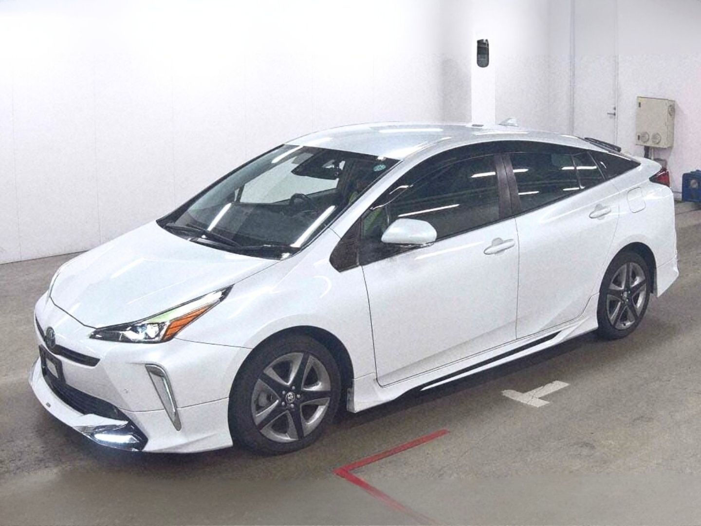 TOYOTA PRIUS S TOURING SELECTION 2021 MODEL PEARL COLOR