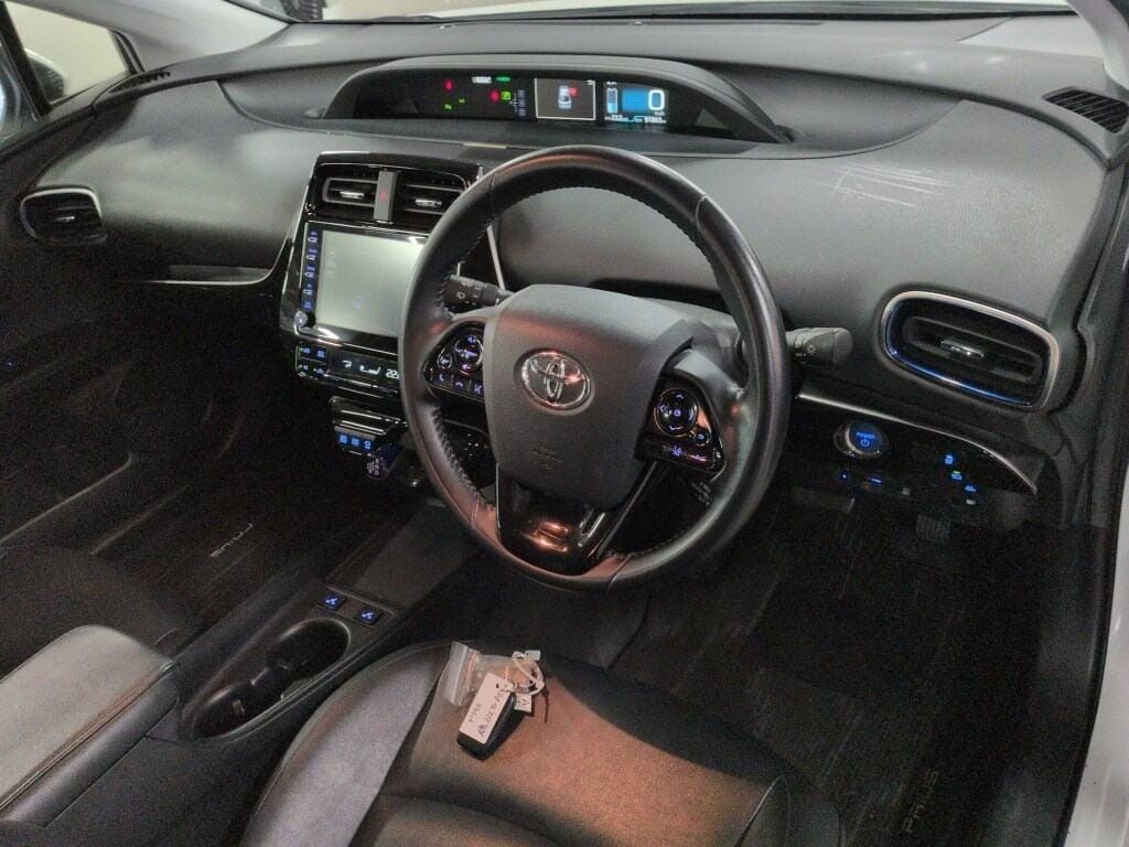 TOYOTA PRIUS S TOURING SELECTION 2021 MODEL PEARL COLOR