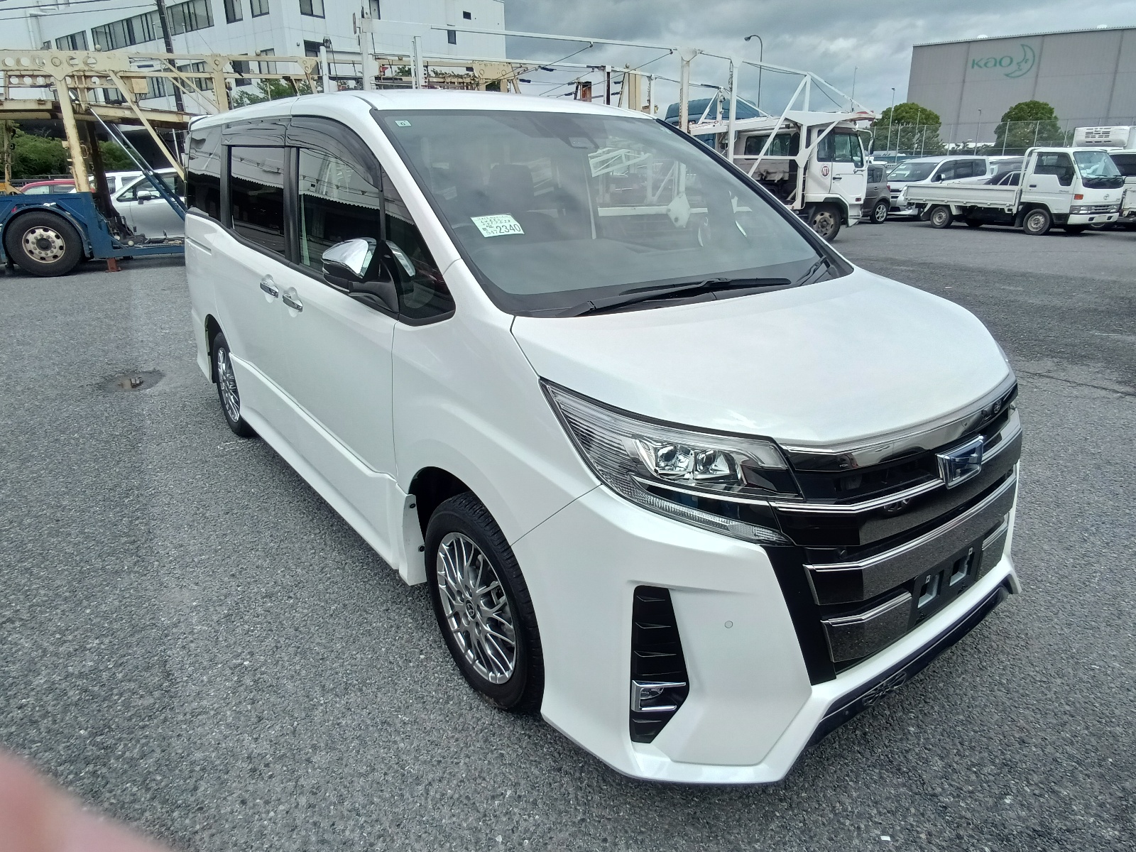 TOYOTA NOAH HYBRID S-Z 2022 MODEL PEARL COLOR