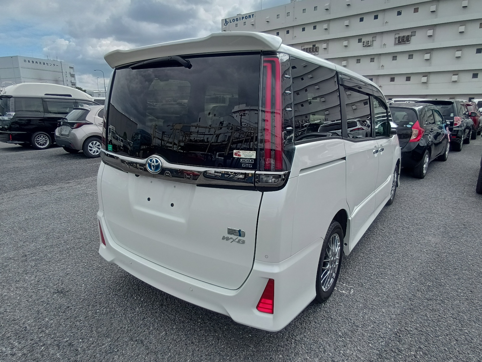 TOYOTA NOAH HYBRID S-Z 2022 MODEL PEARL COLOR