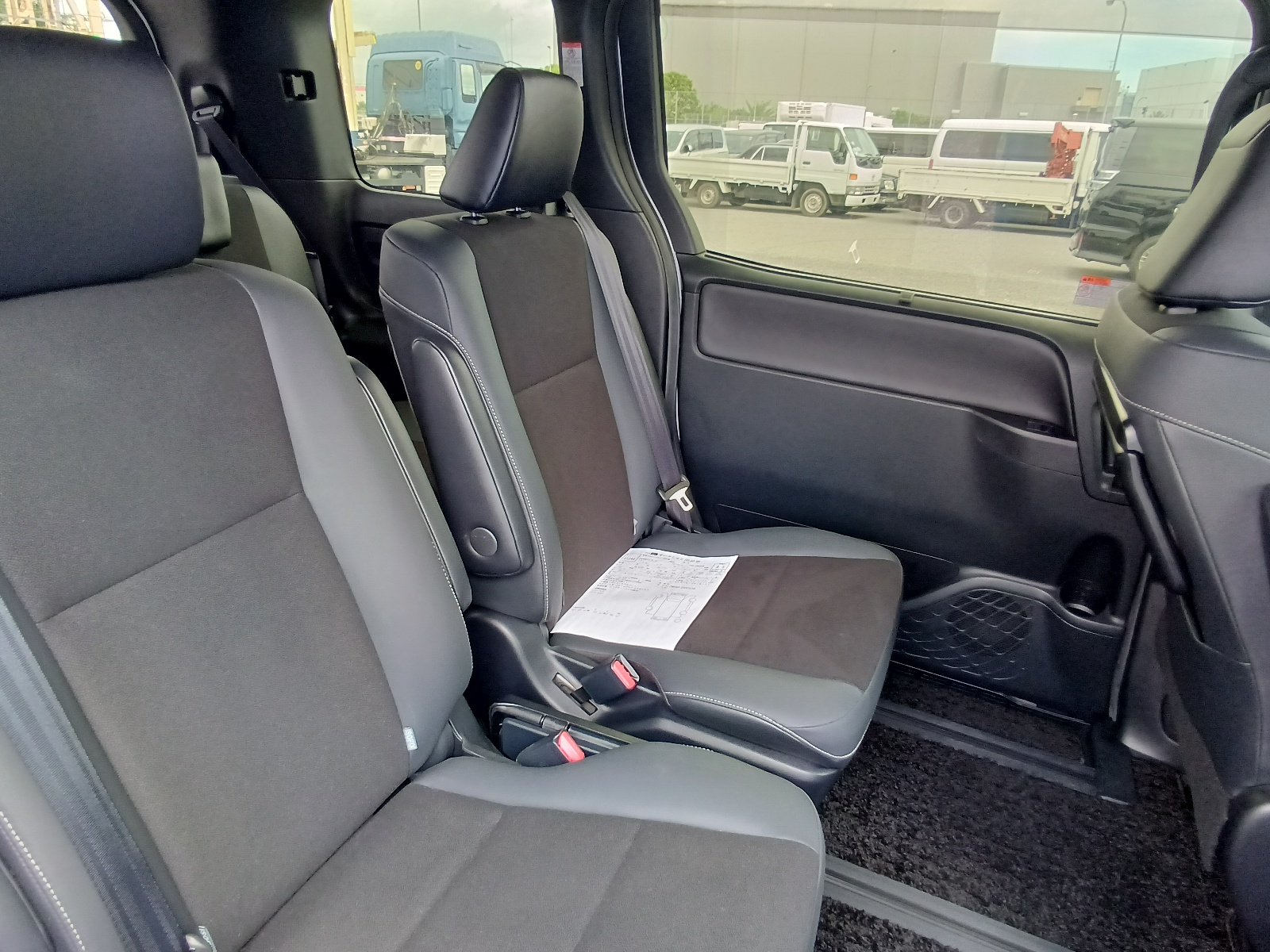 TOYOTA NOAH HYBRID S-Z 2022 MODEL PEARL COLOR