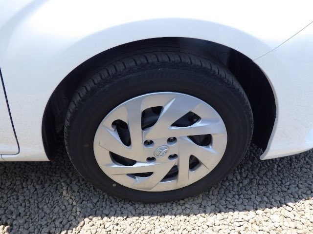 TOYOTA AXIO HYBRID EX 2022 MODEL WHITE COLOR