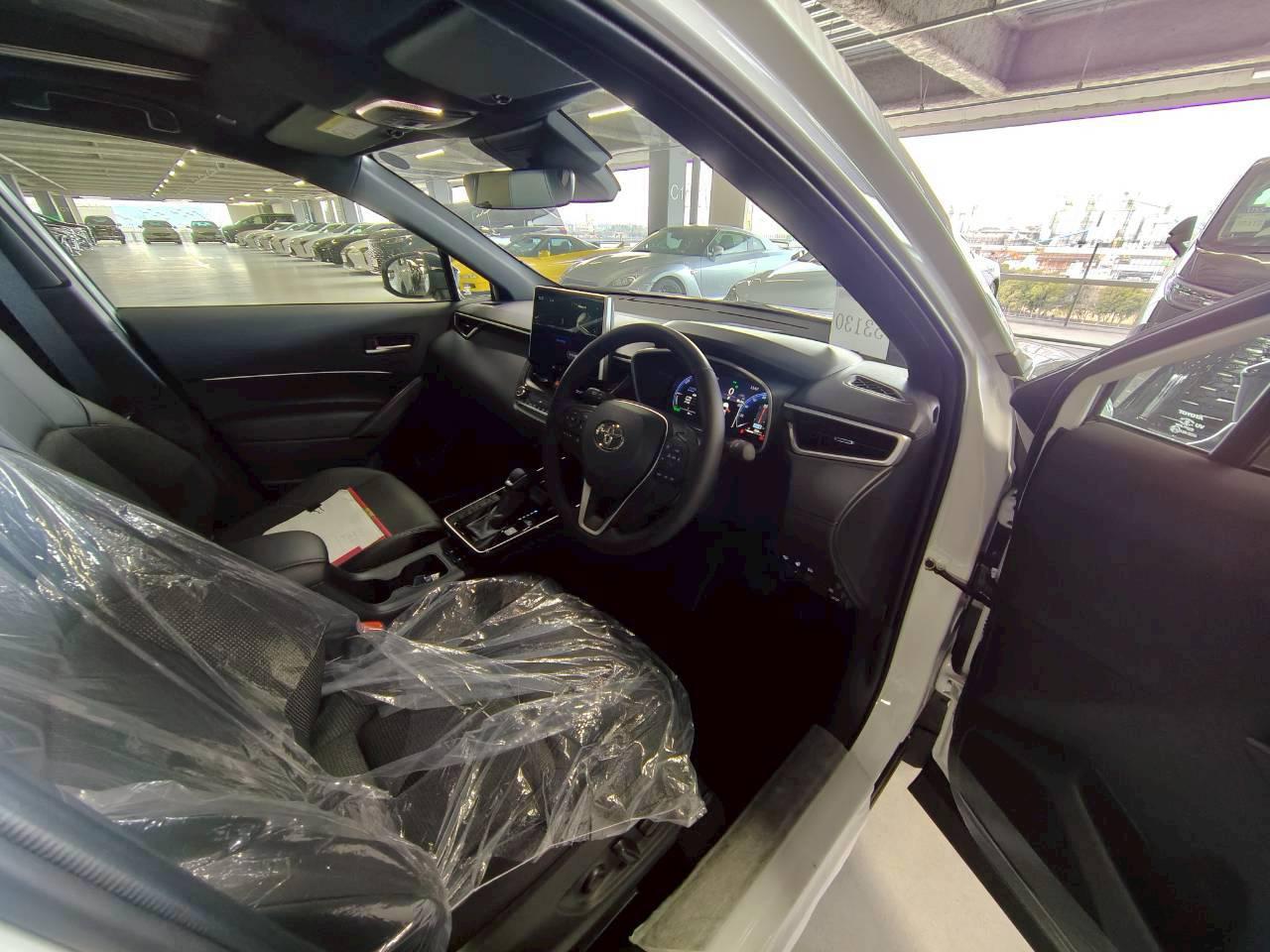 TOYOTA COROLLA CROSS Z LEATHER 2026 MODEL PEARL COLOR