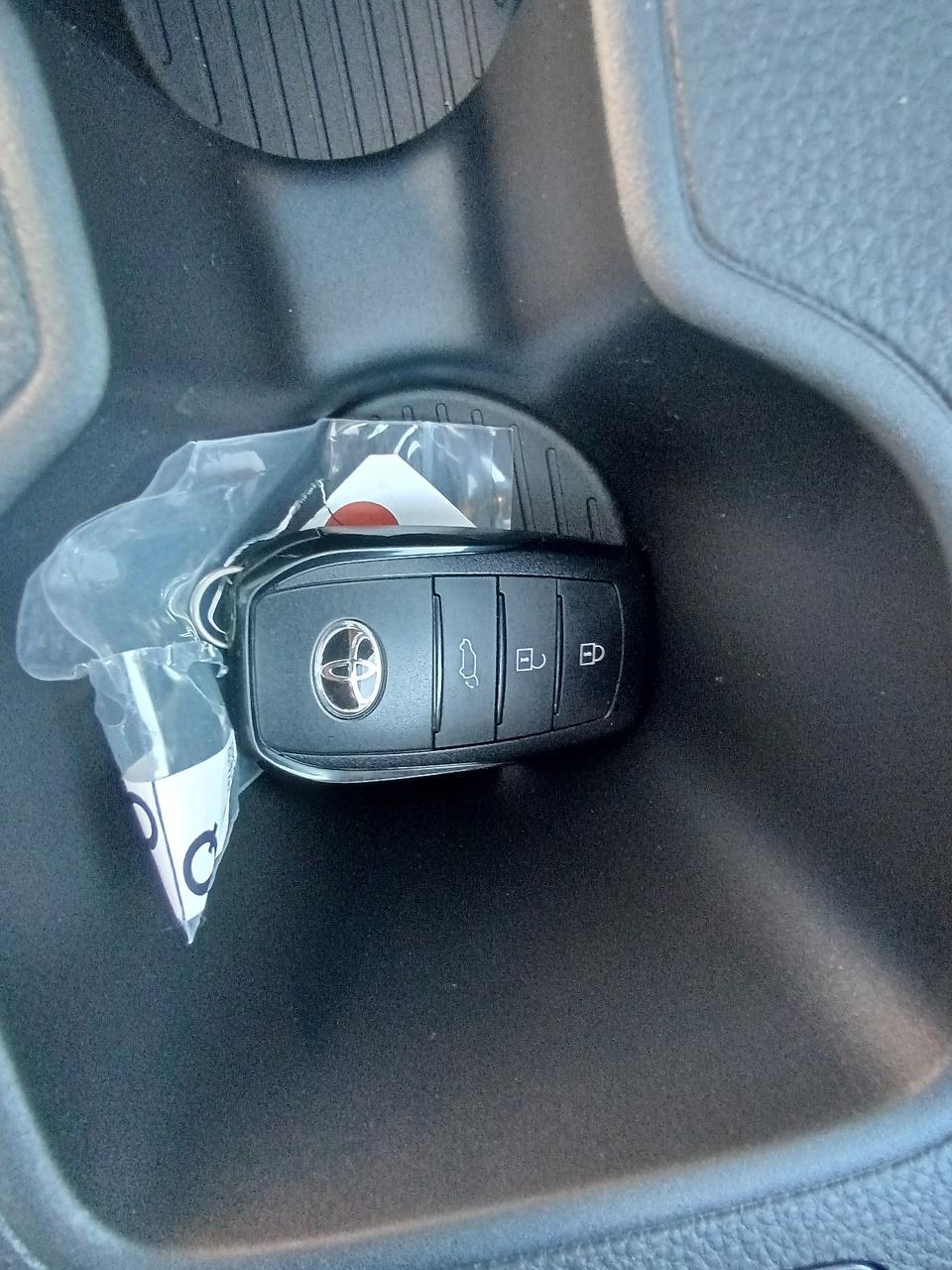 TOYOTA COROLLA CROSS Z LEATHER 2026 MODEL PEARL COLOR