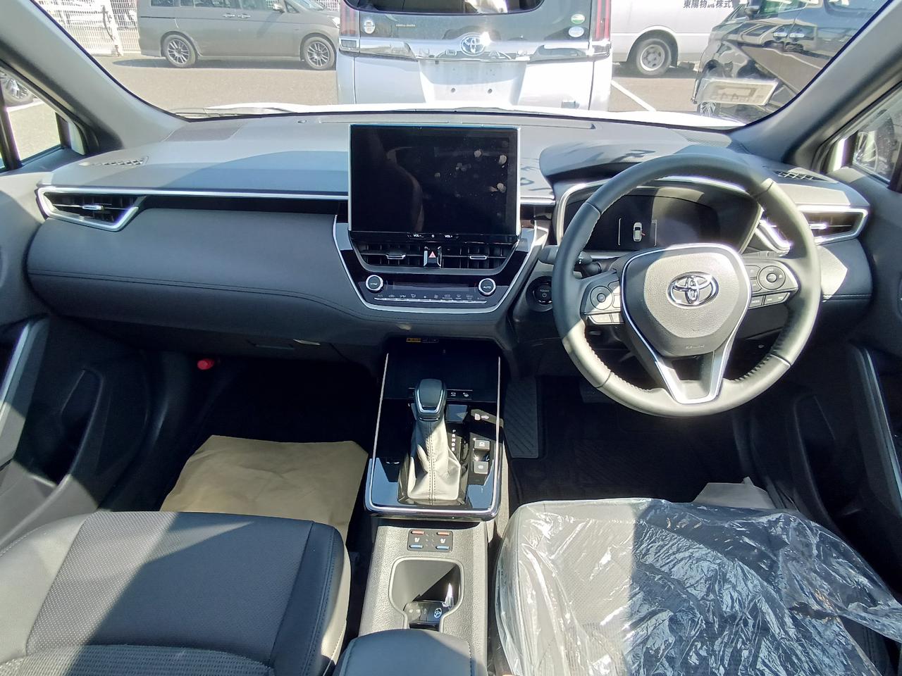 TOYOTA COROLLA CROSS Z LEATHER 2026 MODEL PEARL COLOR