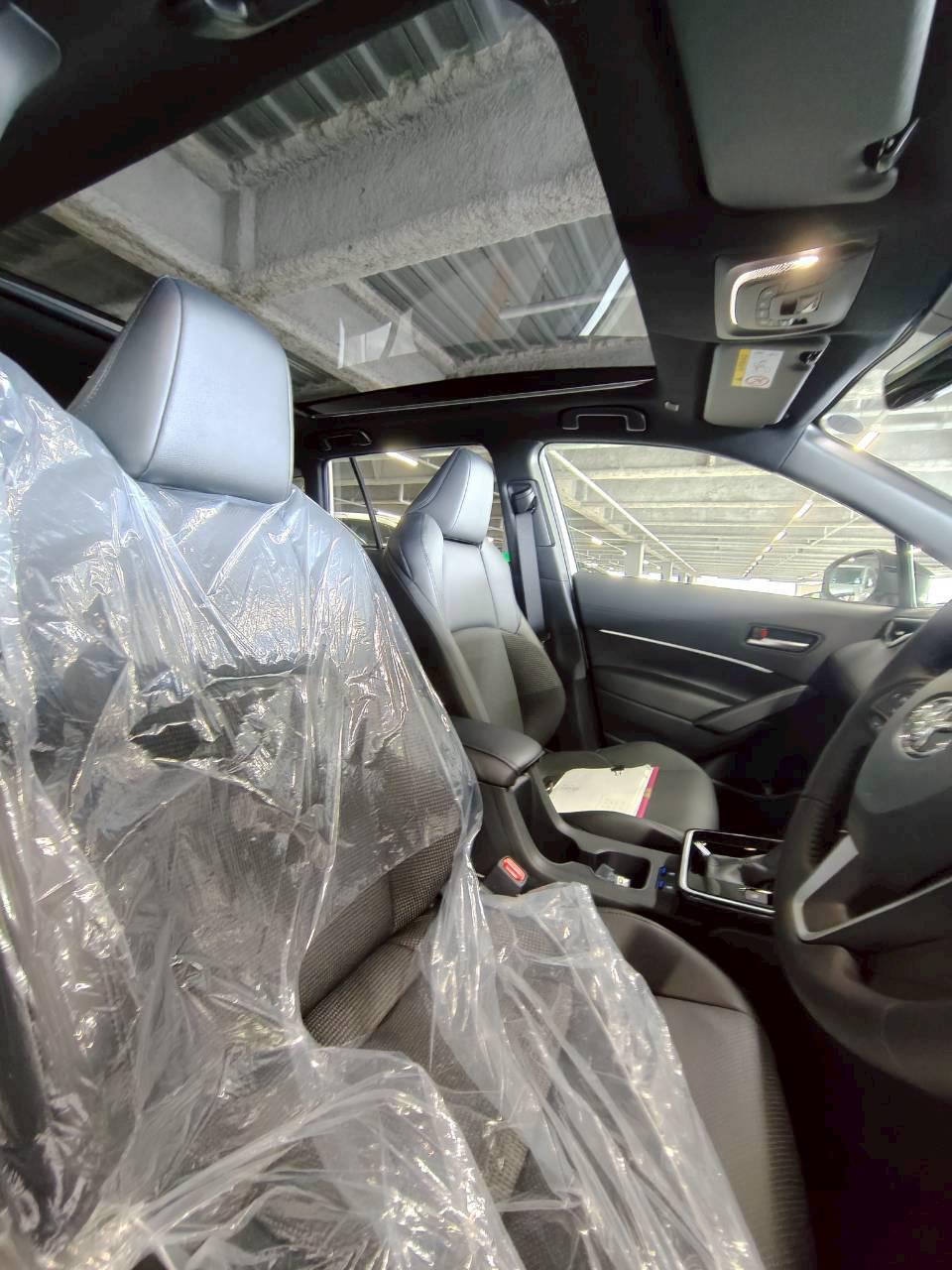 TOYOTA COROLLA CROSS Z LEATHER 2026 MODEL PEARL COLOR