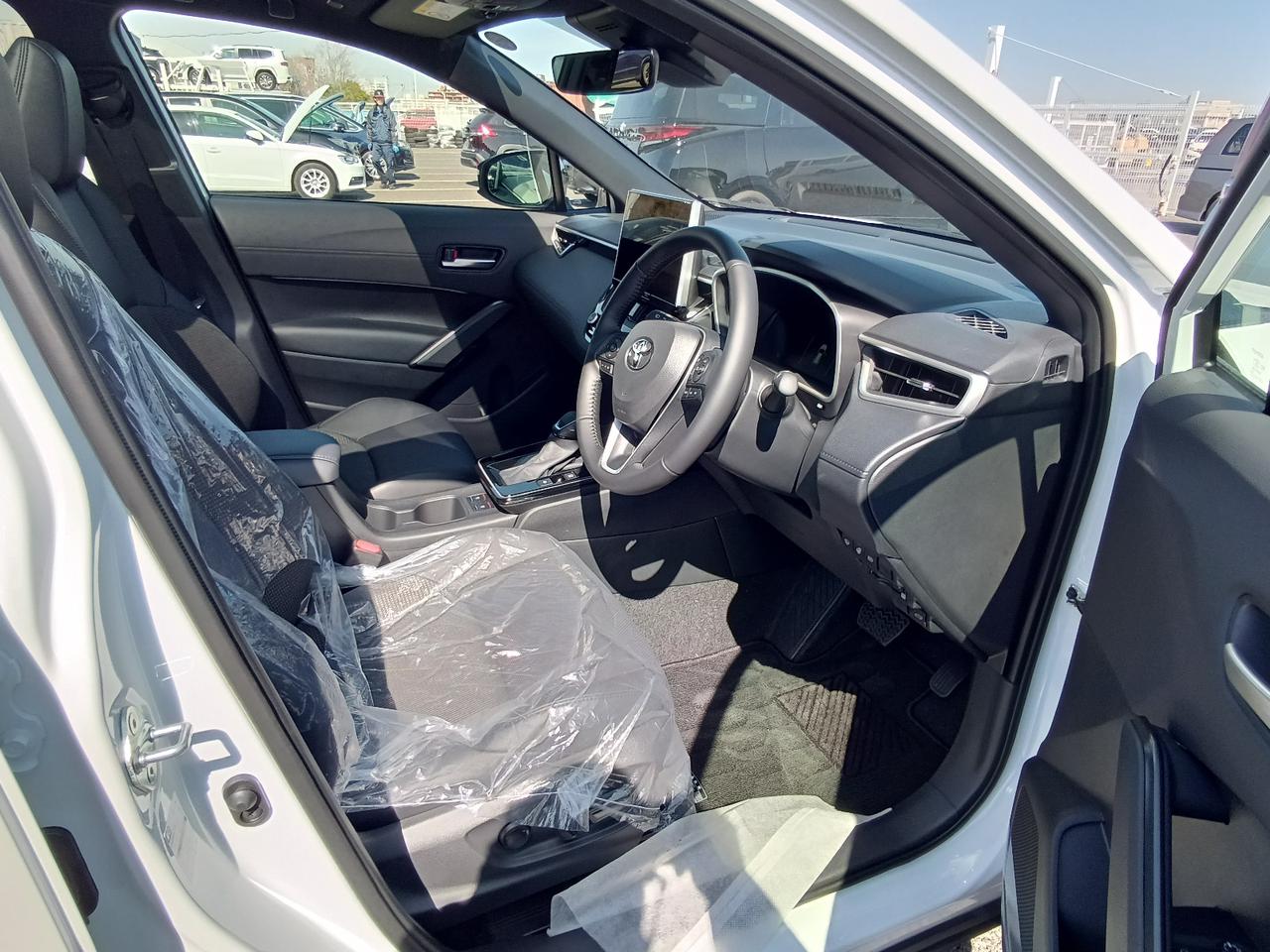 TOYOTA COROLLA CROSS Z LEATHER 2026 MODEL PEARL COLOR
